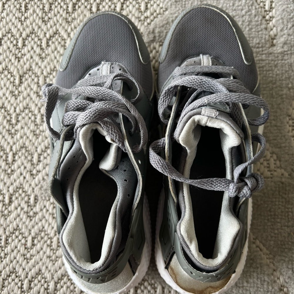 Adidas huaraches sneakers